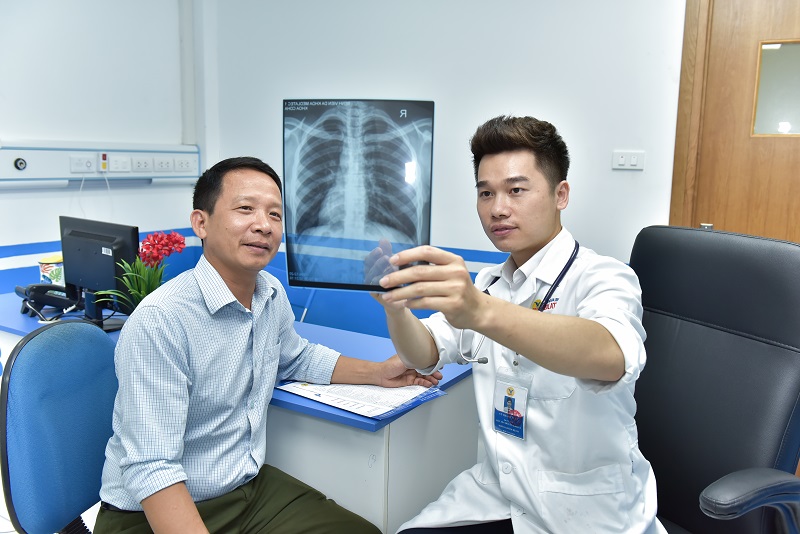 Chụp X-quang phổi và chụp CT ngực để chẩn đoán bệnh viêm phổi